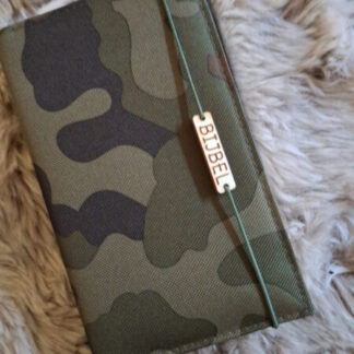 Bijbelhoes Tafelzeil Camouflage Woodland voor de JB Schoolbijbel