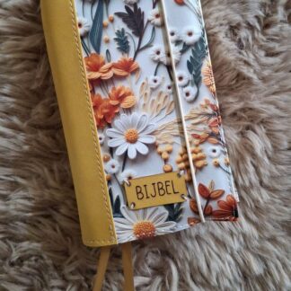 Bijbelhoes Kunstleer imitatie borduurwerk 3D-bloemen Maya incl. gele rug