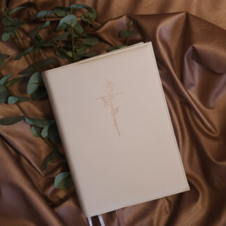 Zij Lacht Bijbel NBV21:Bijbelhoes Vegan Leather Off White  incl. opdruk