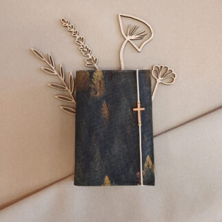 Zij Lacht Pocket Bijbelhoes Tafelzeil Wood