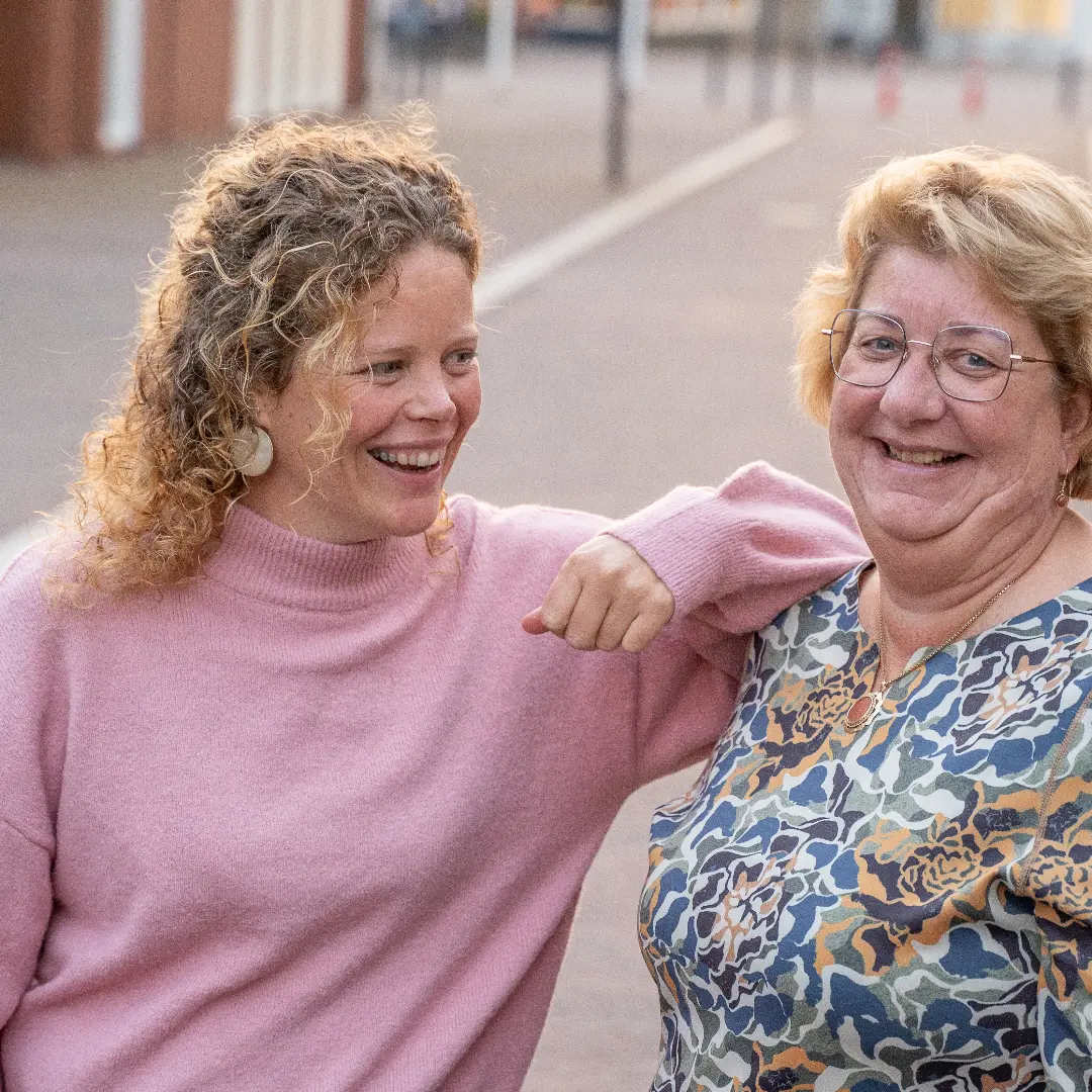 Mieke en het team van Bijbelhoezen.nl