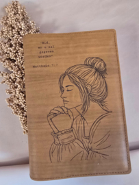 Zij Lacht Bijbel HSV: Bijbelhoes leer cognac incl. gravure Art by Claudia