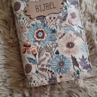 NBV 21 jongerenbijbel: Bijbelhoes Kunstleer met print imitatie borduurwerk Rose beige